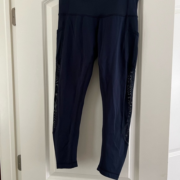 Lululemon crop leggings women’s size 8 gray - Picture 6 of 10